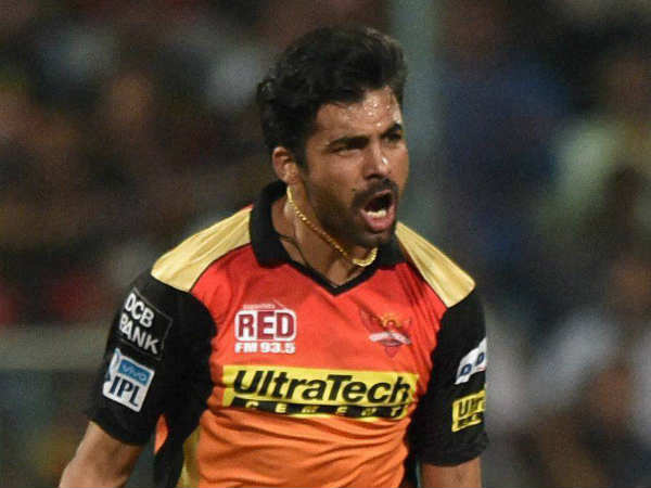 ബരീന്ദര്‍ സ്രാന്‍ (മുംബൈ ഇന്ത്യന്‍സ്)