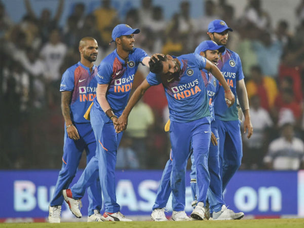 അടിവാങ്ങി കൂട്ടി