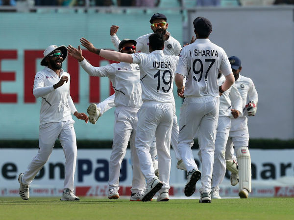 അതിവേഗം കൂടാരം കയറി