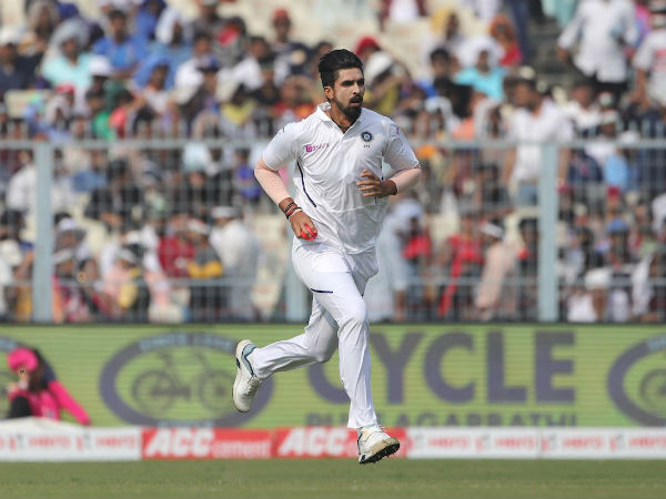 ഈഡനില്‍ കളംനിറഞ്ഞ് പേസര്‍മാര്‍