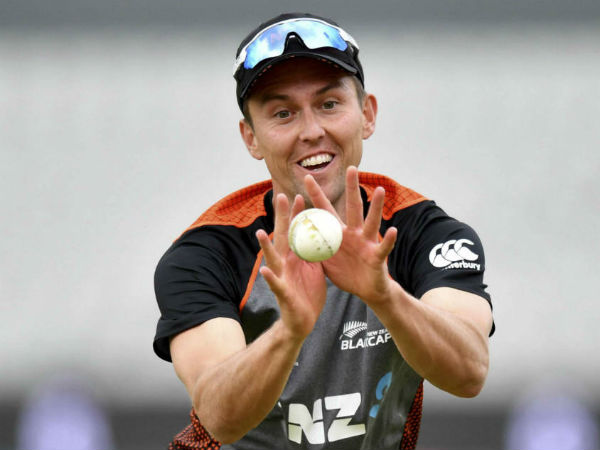 ട്രെന്‍ഡ് ബോള്‍ട്ട് — ഡല്‍ഹി വിട്ട് മുംബൈയിലെത്തി