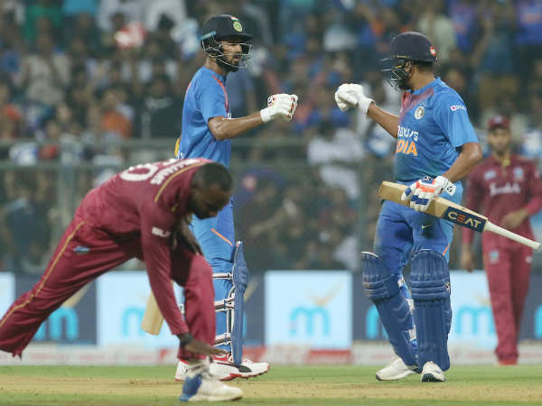 ഇടിവെട്ട് തുടക്കം