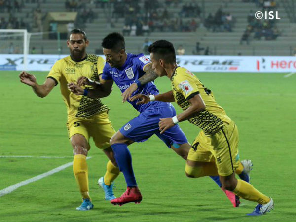 മുംബൈ - ഹൈദരാബാദ് മത്സരം മുംബൈ - ഹൈദരാബാദ് മത്സരം