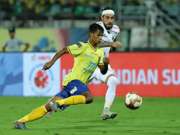 കേരള ബ്ലാസ്റ്റേഴ്സ് - നോർത്ത് ഈസ്റ്റ് യുണൈറ്റഡ് മത്സരം കേരള ബ്ലാസ്റ്റേഴ്സ് - നോർത്ത് ഈസ്റ്റ് യുണൈറ്റഡ് മത്സരം