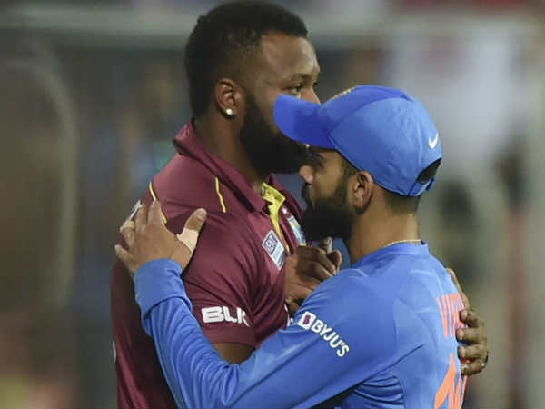 തുടര്‍ച്ചയായി വിക്കറ്റുകള്‍ വീണു