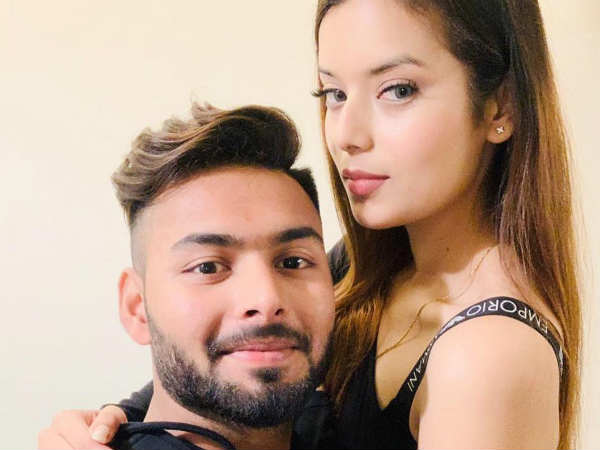 കാമുകിയുമായി വേര്‍പിരിഞ്ഞു?