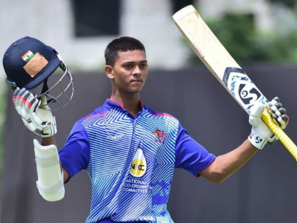 അണ്ടര്‍ 14 ടീമിലൂടെ തുടങ്ങി