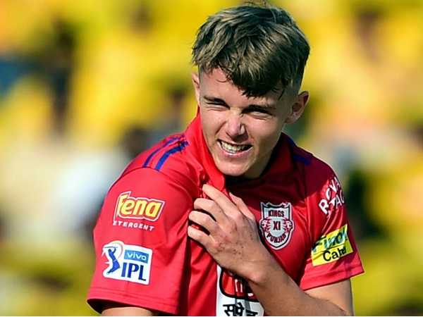 പിറകില്‍ ഇംഗ്ലണ്ട്