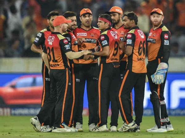 1. പൂര്‍ണ സ്‌ക്വാഡ്