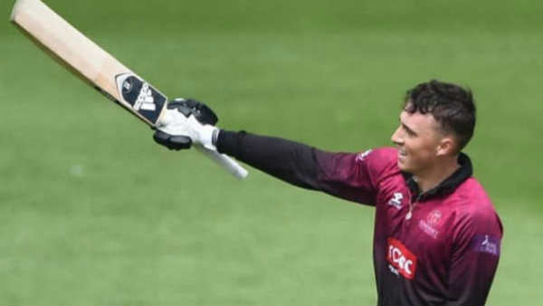 മിന്നുന്ന ഫോമില് മിന്നുന്ന ഫോമില്