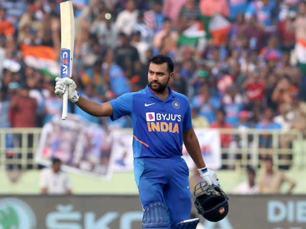 റെക്കോർഡിനരികെ