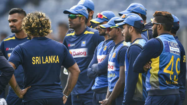 മുന്‍ താരങ്ങള്‍