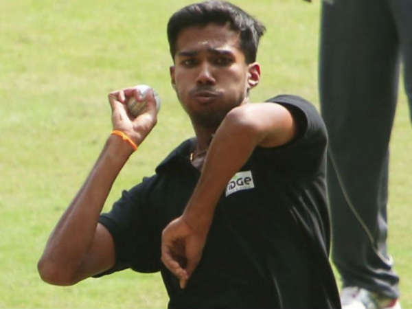 സന്ദീപ്, ഇഷാന്‍, സിറാജ് (ബൗളിങ് ബാക്കപ്പുകള്‍)