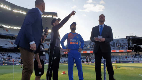 പിച്ചും ടോസ്സും