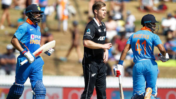 പിന്നാലെ മായങ്കും