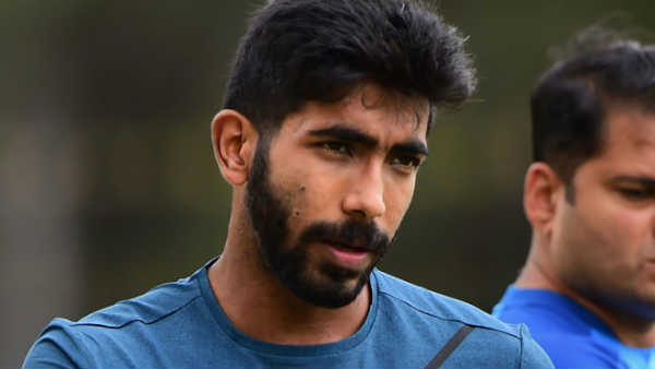 ആദ്യ ഏകദിനത്തില് 13 വൈഡുകള് ആദ്യ ഏകദിനത്തില് 13 വൈഡുകള്