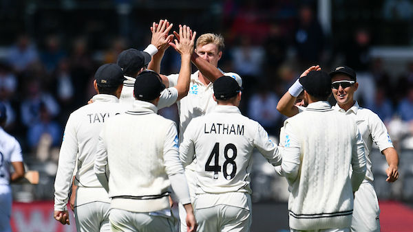 കോലി വീണു