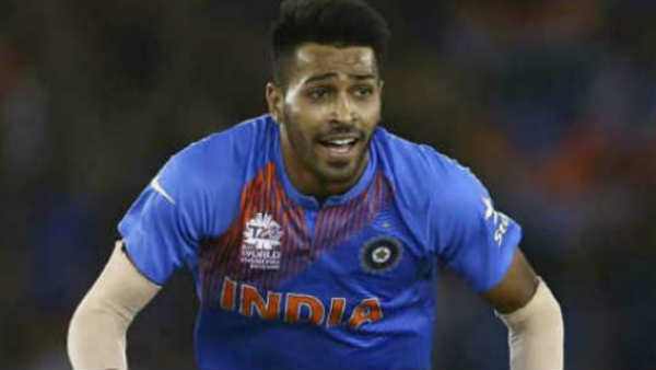 ബൗളിങിലും മിന്നി