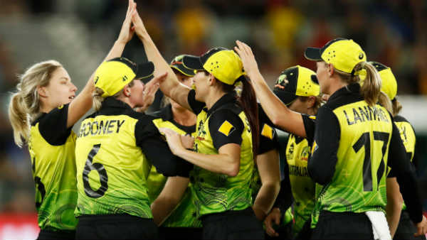 11 റണ്സിനിടെ തീര്ന്നു 11 റണ്സിനിടെ തീര്ന്നു