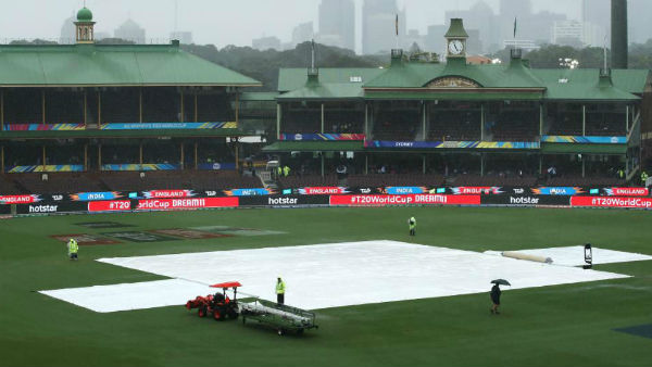 മഴയിൽ ഒലിച്ചുപോയി