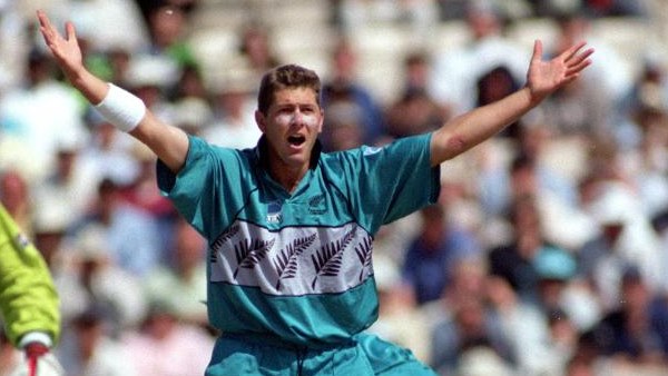 കൂടുതല്‍ ബോള്‍ നേരിട്ട് ഡെക്ക്