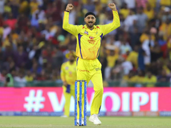 കരച്ചിലിന്റെ വക്കോളം