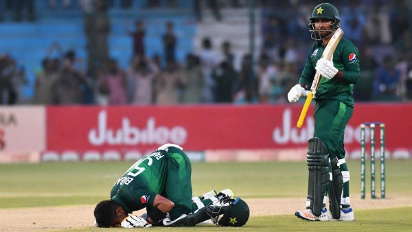 പാക് നായകൻ