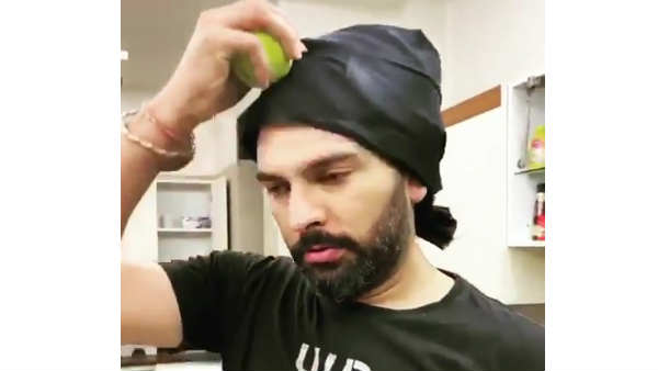 കളിയാക്കി ഹര്‍ഭജന്‍