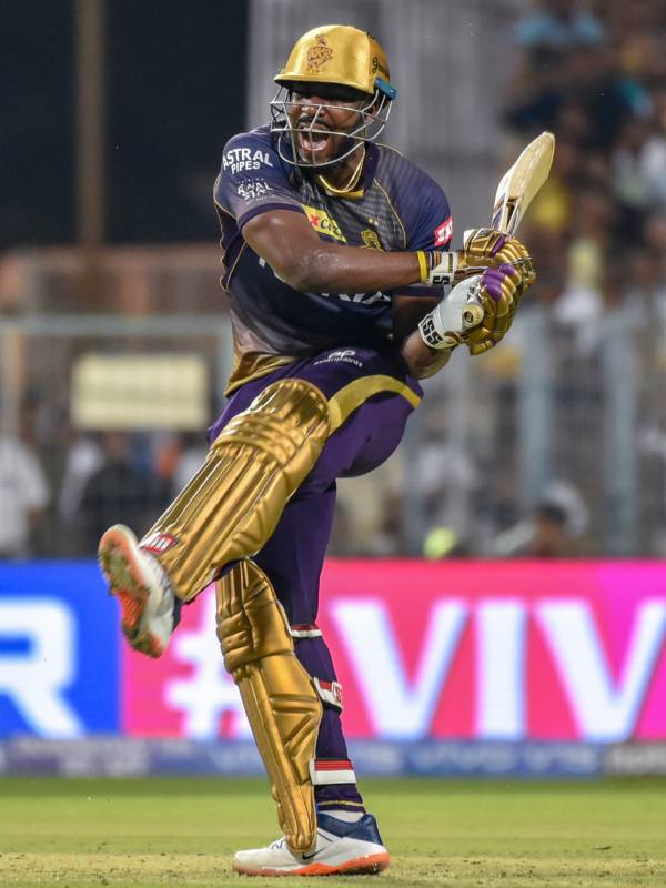 റസ്സലിനെ പിടിച്ചുനിർത്താൻ പാട് റസ്സലിനെ പിടിച്ചുനിർത്താൻ പാട്