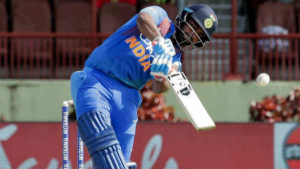 ബുംറയ്‌ക്കെതിരേ സിക്‌സര്‍