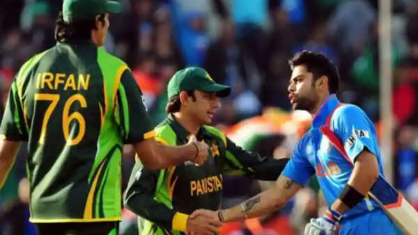 കോച്ചിനോട് ഉടക്കി കോലി കോച്ചിനോട് ഉടക്കി കോലി