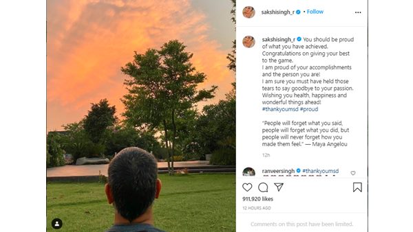 sakshidhoniinstapost