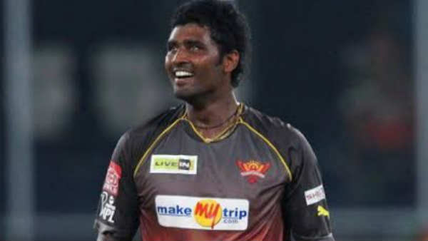 തിസാര പെരേര (ആറു ഫ്രാഞ്ചൈസികള്‍)