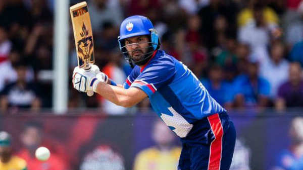 യുവരാജ് കളിക്കുന്നു യുവരാജ് കളിക്കുന്നു