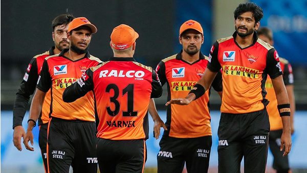 ബാറ്റിങ്ങില് പഴിച്ച് ഹൈദരബാദ് ബാറ്റിങ്ങില് പഴിച്ച് ഹൈദരബാദ്