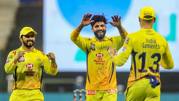 മൂന്ന് വിക്കറ്റുകൾ