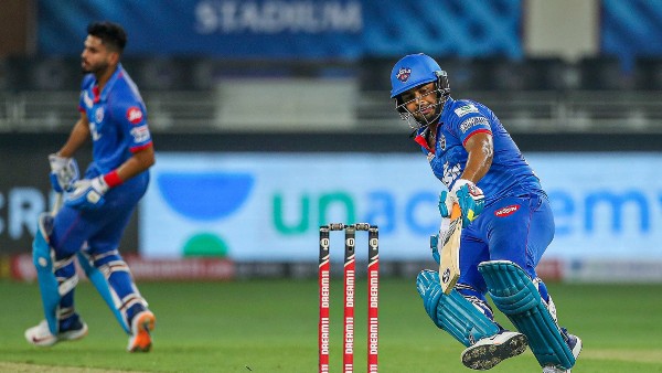 മധ്യനിരയിൽ മധ്യനിരയിൽ