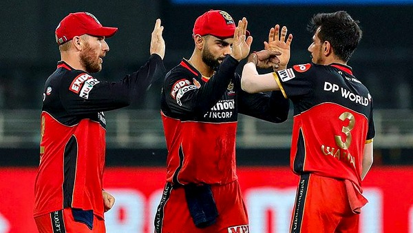 കളംനിറഞ്ഞ് ബൌളർമാർ