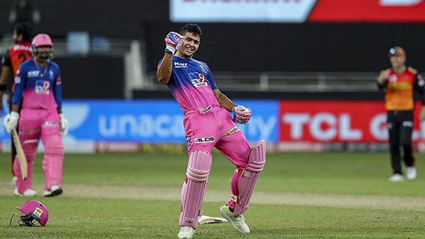 പ്രശംസിച്ച് ഹര്‍ഷ ഭോഗ്്‌ല