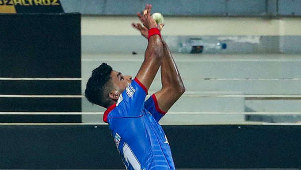 ക്യാച്ചിങ് ദുഷ്‌കരമെന്ന് ശ്രേയസ് അയ്യര്‍