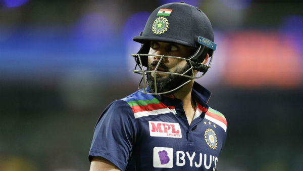 വിക്കറ്റ് വലിച്ചെറിഞ്ഞു