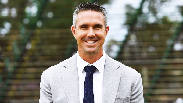 താരങ്ങള്‍ക്കു വിതരണം ചെയ്യൂ