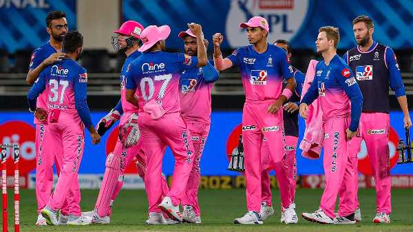 ബൗളര്‍മാരെ പിരിച്ചുവിട്ടു