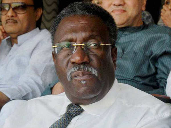 ലോയ്ഡിനെ പിന്നിലാക്കാം