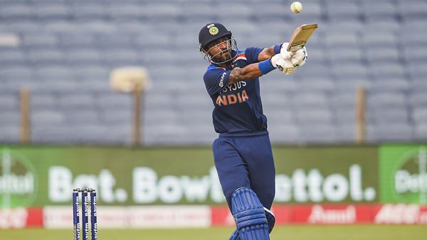 അരങ്ങേറ്റത്തില്‍ ക്രുണാല്‍ കുറിച്ച റെക്കോഡുകള്‍