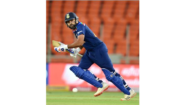 റെക്കോഡ് ബുക്കില്‍ പുതിയ നേട്ടവുമായി രോഹിതും