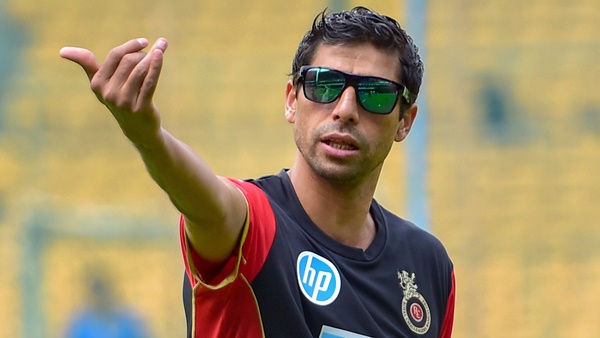 കളി നിയന്ത്രിക്കുന്നത് മുന്നിലോ പിന്നിലോ 