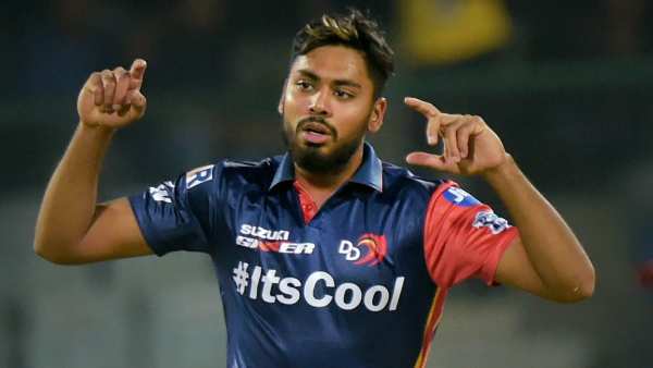  അവേശ് ഖാന്‍ (ഡിസി)