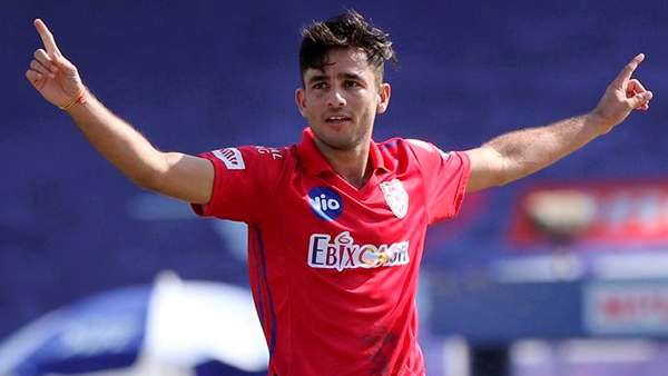 മികച്ച ആഭ്യന്തര താരങ്ങള്‍