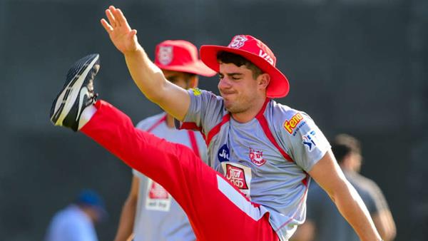 മോയിസസ് ഹെന്റിക്വസിനെ കാത്തും നേട്ടം